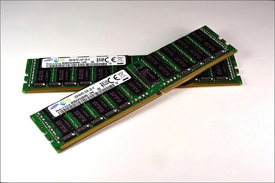 RAM viết tắt của cụm từ Random Access Memory