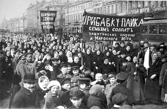 Công nhân xuống đường biểu tình tại thủ đô Petrograd 