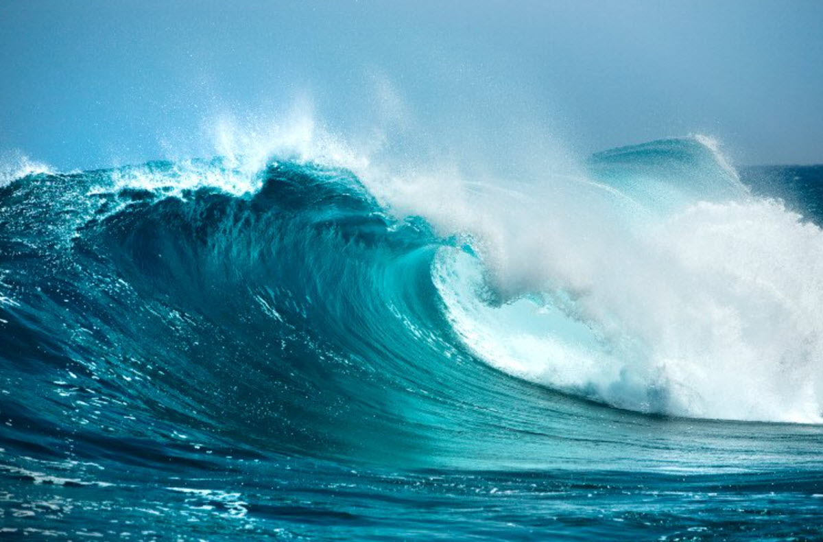 Tại sao sóng biển có màu trắng?
